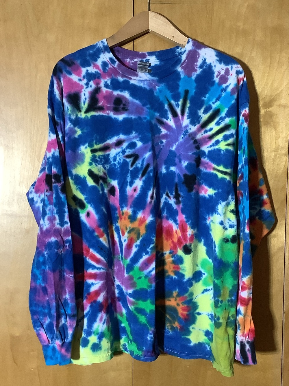 Vibrant long sleeved tie-dyed tee, size XL